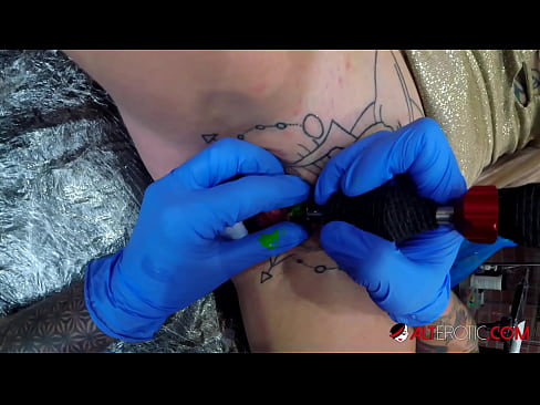 ❤️ Sully Savage oo aad u tattooed ayaa Kintirkeeda ku sawirtay tattoo ️ Muqaal dabada %so.niceporn-tv.ru ❌❤